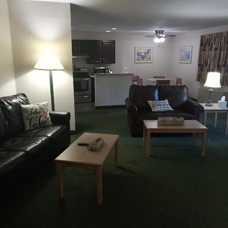 Paradise Shores Hotel Holcombe Екстериор снимка